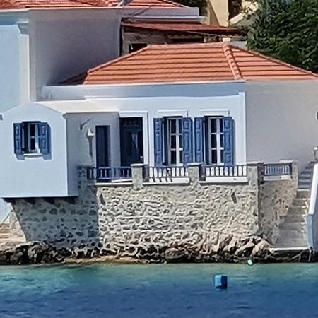 Halki Sea Breeze - A Waterfront Villa ภายนอก รูปภาพ