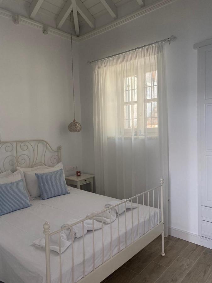 Halki Sea Breeze - A Waterfront Villa ภายนอก รูปภาพ