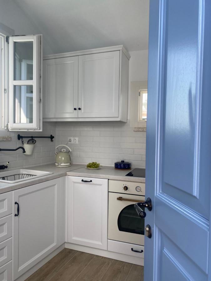 Halki Sea Breeze - A Waterfront Villa ภายนอก รูปภาพ