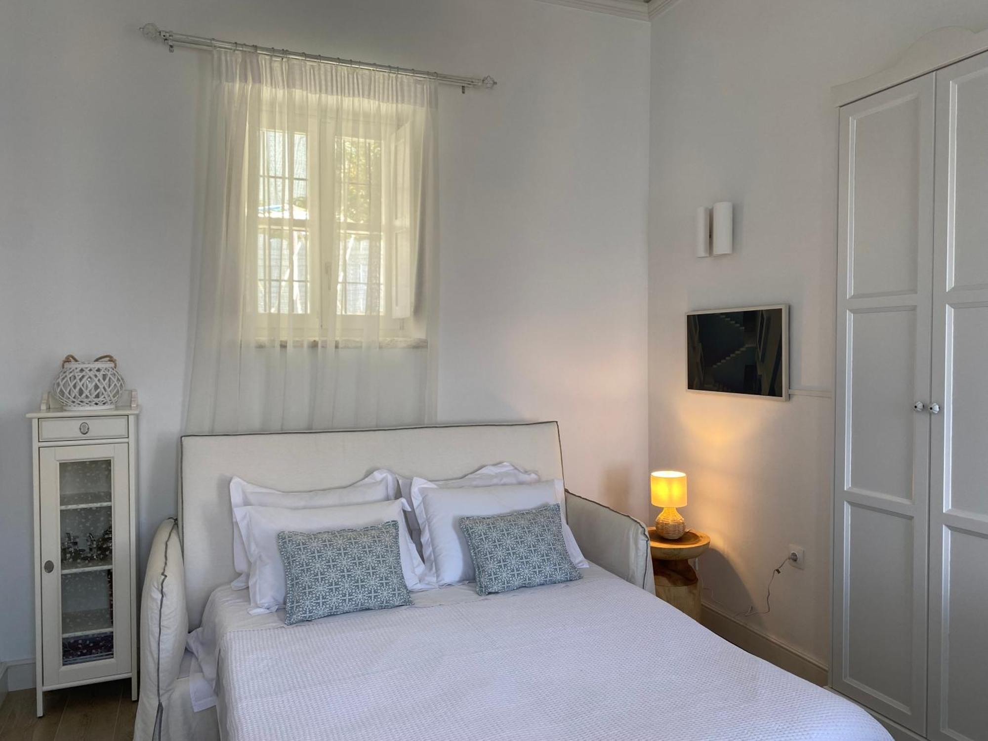 Halki Sea Breeze - A Waterfront Villa ภายนอก รูปภาพ