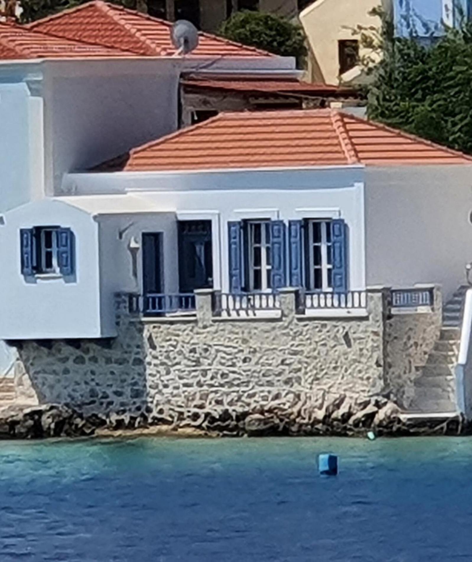 Halki Sea Breeze - A Waterfront Villa ภายนอก รูปภาพ